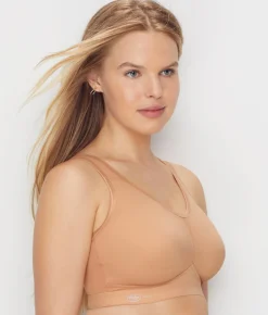 Active Light and Firm Wire-Free Sports Bra