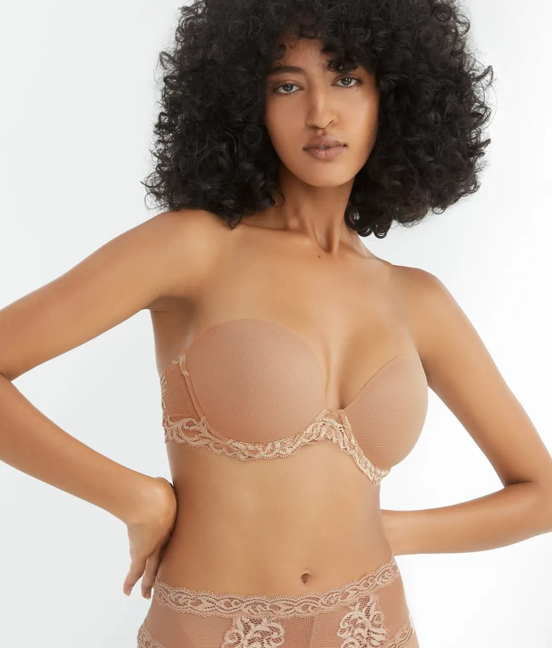 Feathers Strapless Plunge Bra