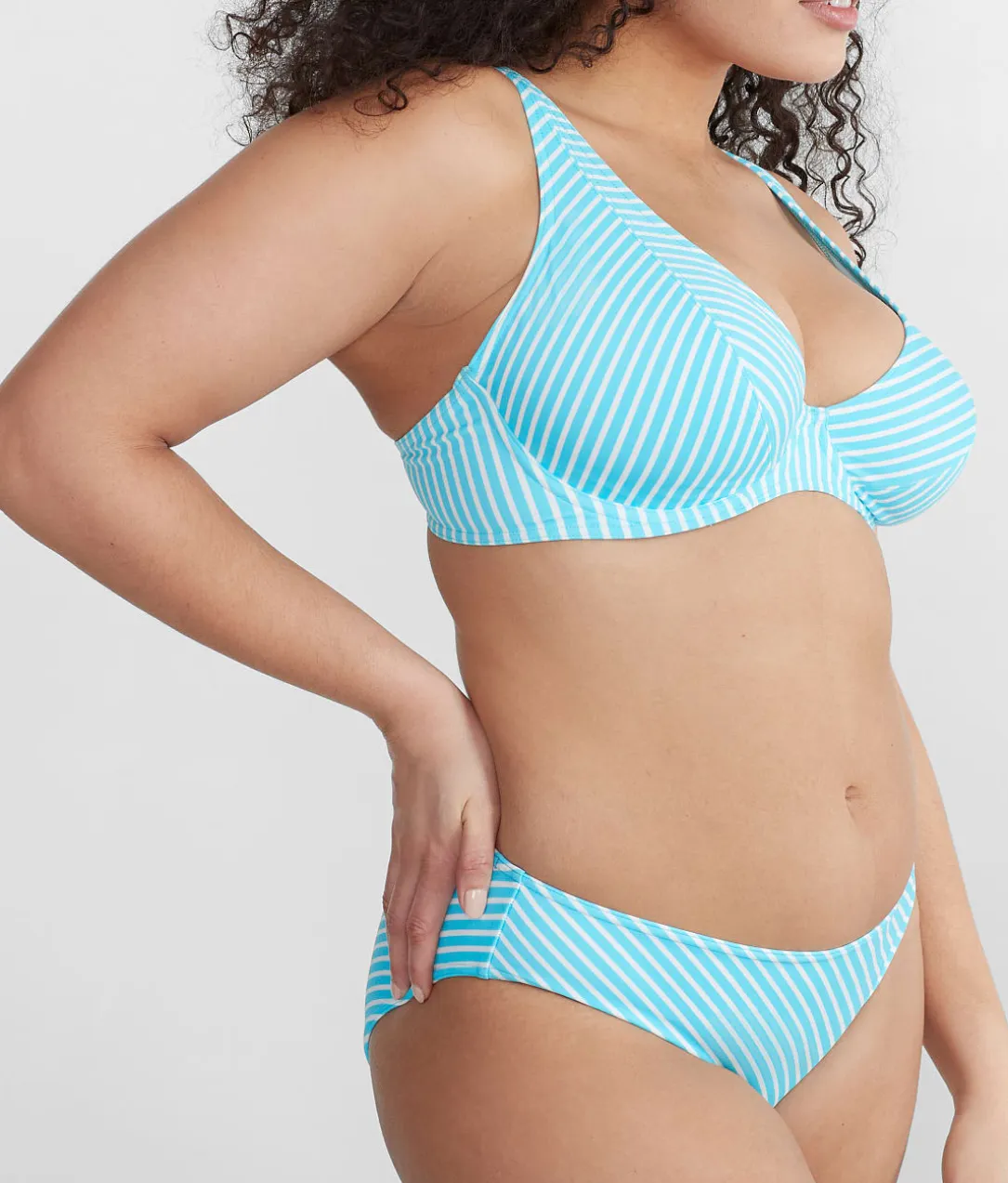 Jewel Cove Ruffled Bikini Top