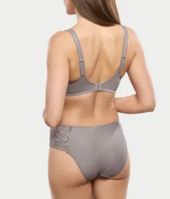 Leia Brief