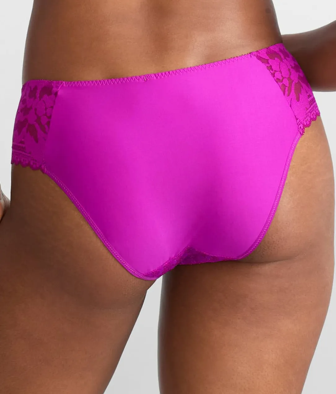 Leia Brief