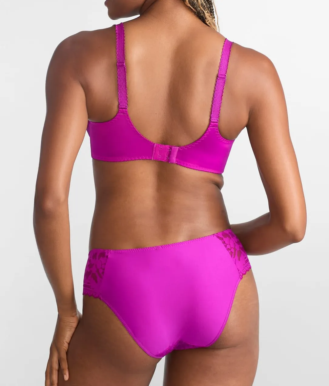 Leia Brief