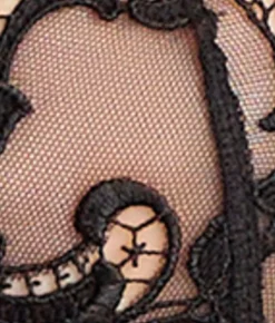 Saga Demi Bra
