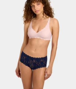 Signature Lace Boyshort