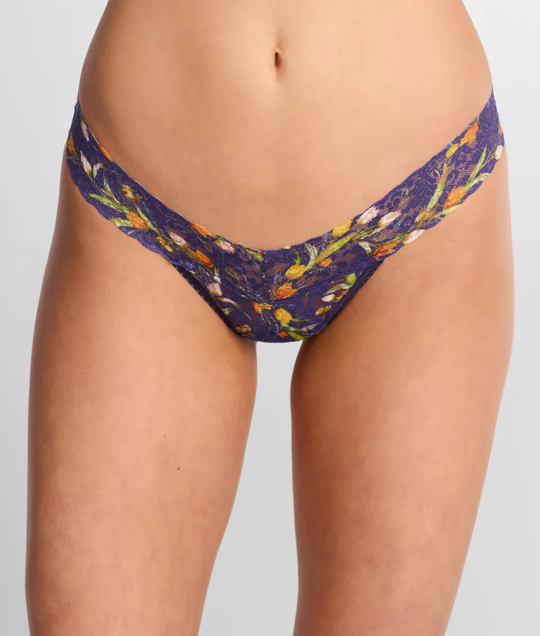 Signature Lace Low Rise Printed Thong