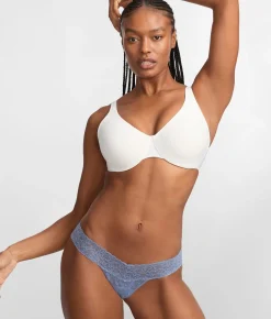 Signature Lace Low Rise Thong