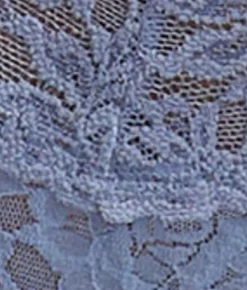 Signature Lace Low Rise Thong