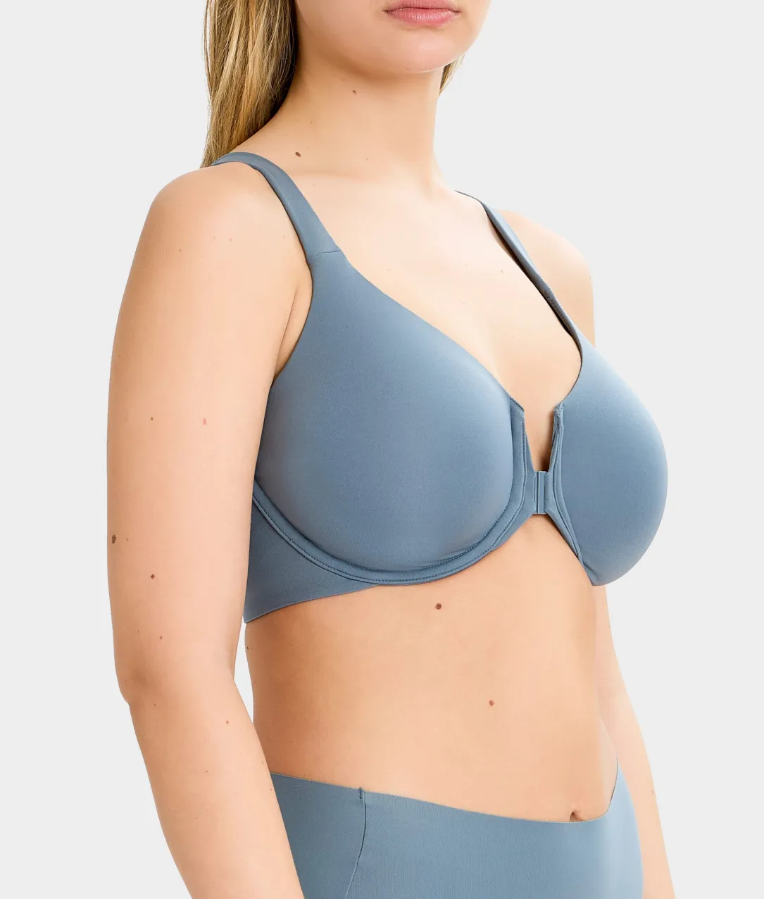 The Absolute Minimizer Front-Close Bra