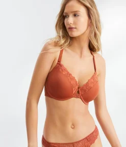 The Effortless Front-Close Lace Bra