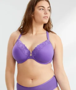 The Effortless Front-Close Lace Bra