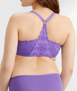 The Effortless Front-Close Lace Bra
