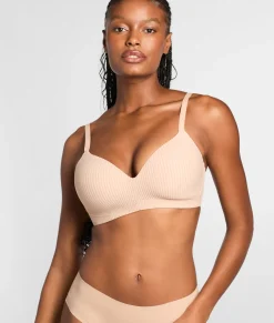 The Favorite Wire-Free Smoothing T-Shirt Bra