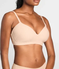 The Favorite Wire-Free Smoothing T-Shirt Bra