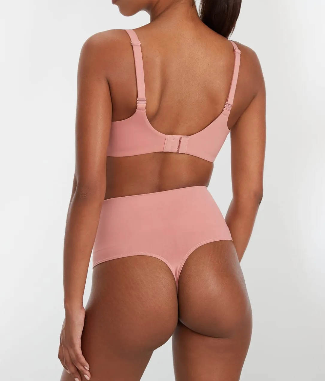 The Smoothing Seamless Thong