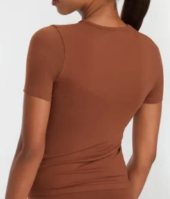 The Smoothing Seamless T-Shirt