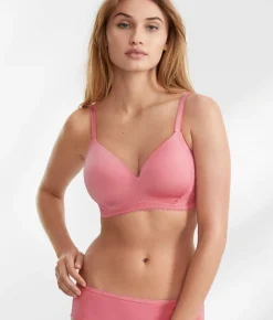 The Wire-Free Smoothing T-Shirt Bra With Lace