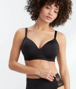 The Wire-Free Smoothing T-Shirt Bra With Lace