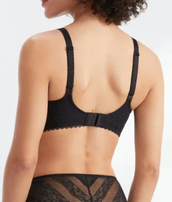 The Wire-Free Smoothing T-Shirt Bra With Lace