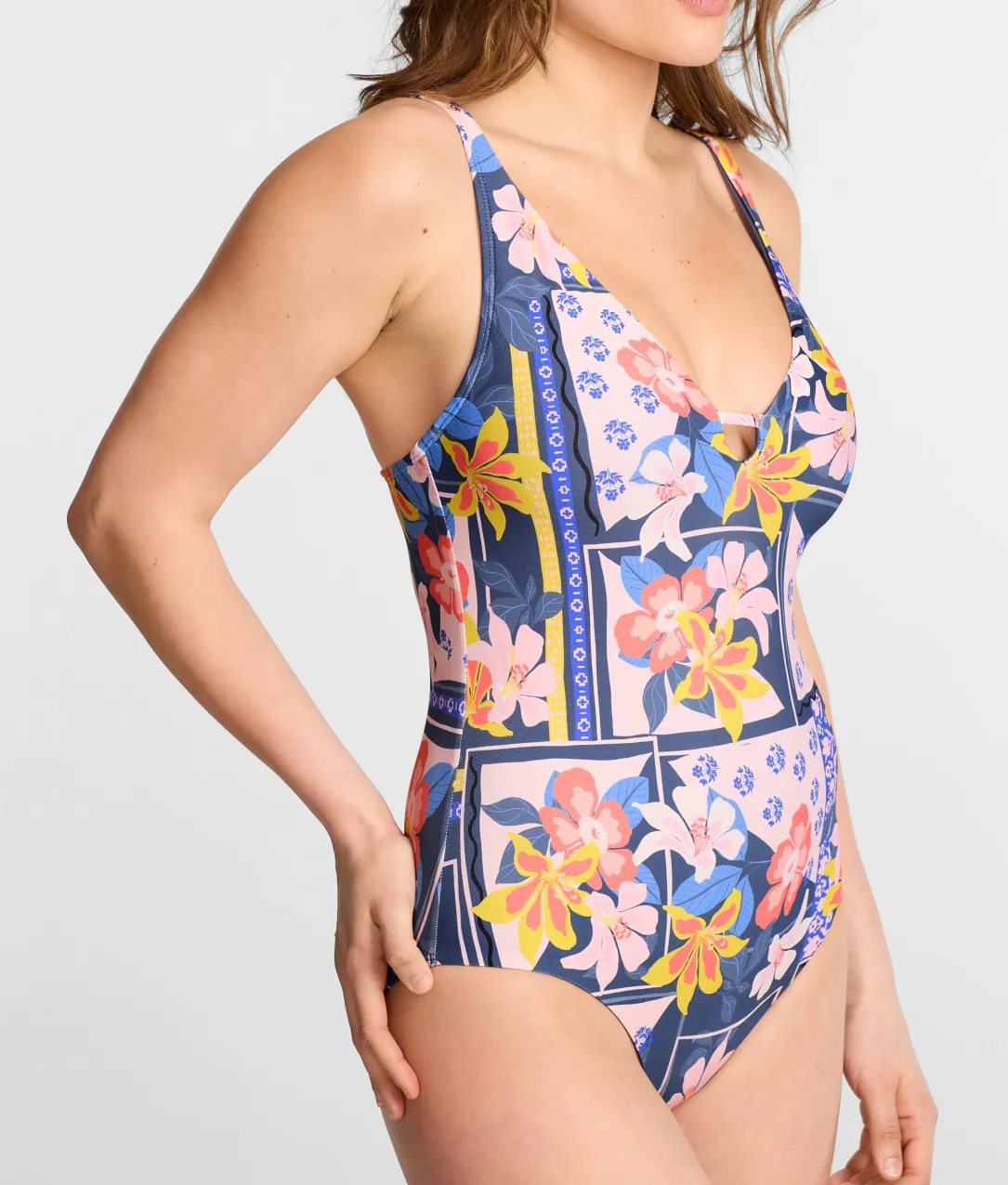 V Front Underwire One-Piece Swimsuit